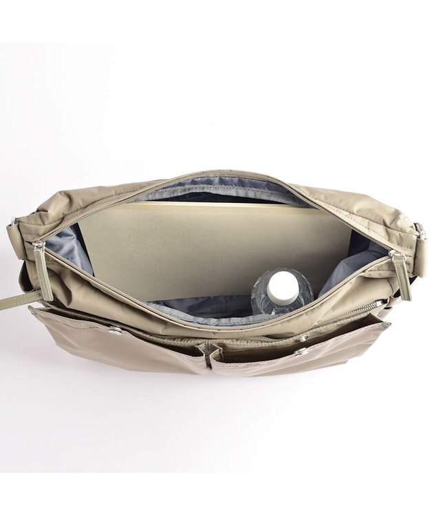 Y'SACCS ダブルホックポケットショルダー　Mサイズ グレージュ