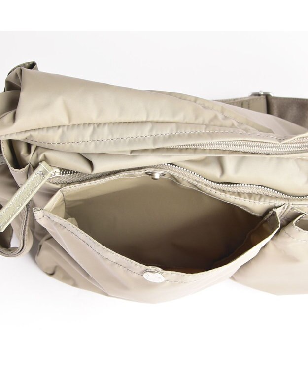 Y'SACCS ダブルホックポケットショルダー　Mサイズ グレージュ