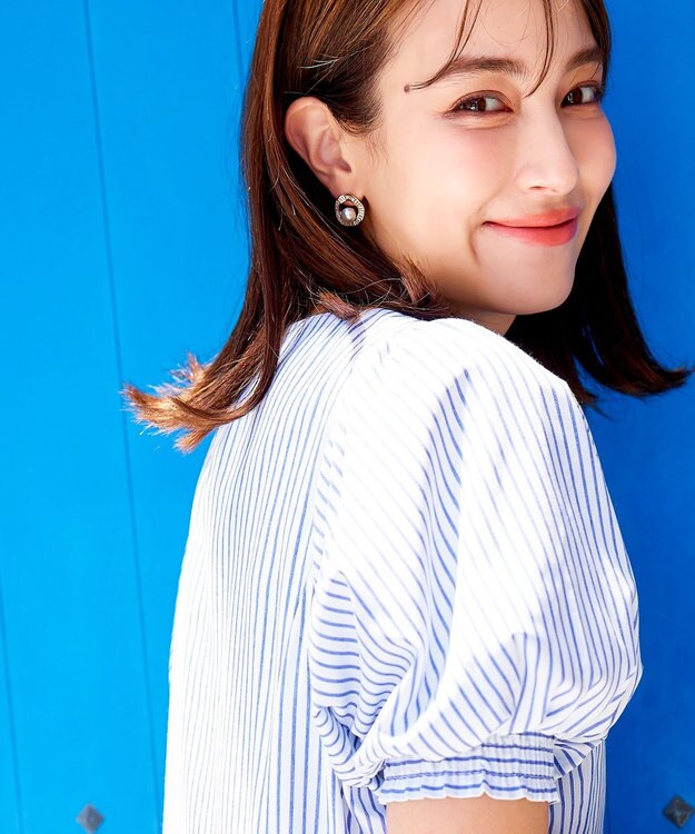 Tiaclasse 【金属アレルギー対応】パール＋ウェーブサークルピアス ゴールド