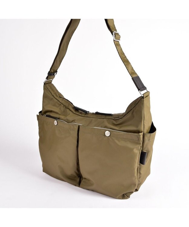 Y'SACCS ダブルホックポケットショルダー　Mサイズ カーキ