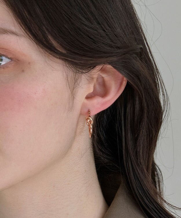 Phoebe スタイリッシュノットフープピアス　ローズゴールド ローズゴールド