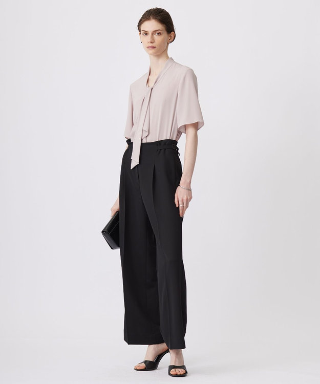 ICB L 【接触冷感・UVケア・速乾・洗える】BackSatinAmunzen 5分袖Vネックボウタイブラウス ヘイズピンク系