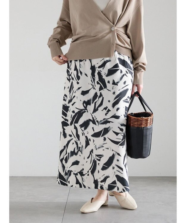 Te chichi 【2026年3月InRed掲載波瑠さん着用】ペイントパターンナロースカート オフホワイト