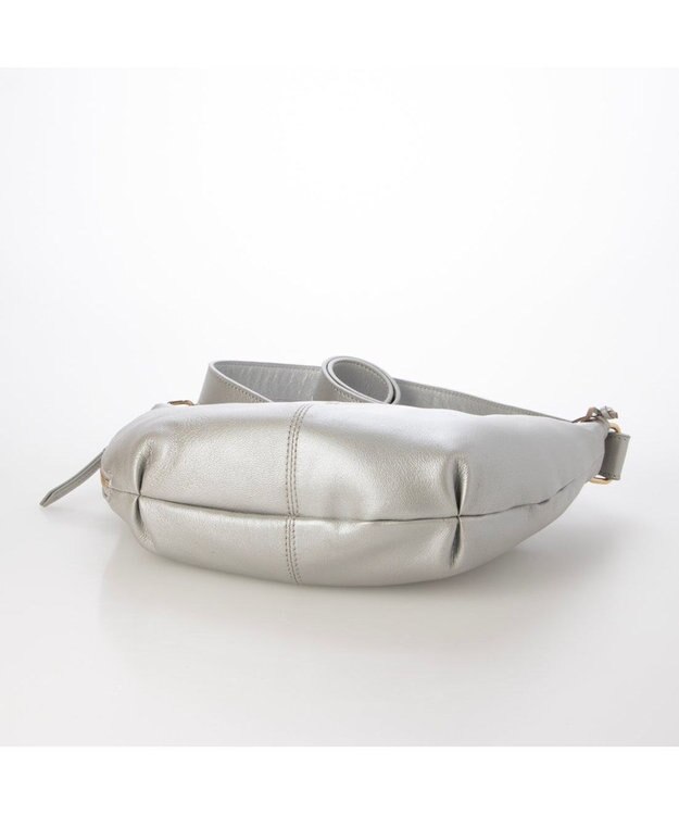 UNBILLION アトランタ ATLANTA / やぎ革軽量ハーフムーンショルダー シルバーグレー