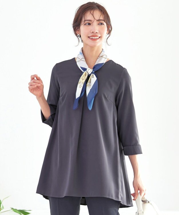 Tiaclasse 【洗える・スマート裏起毛】バックプリーツチュニックブラウス チャコールグレー