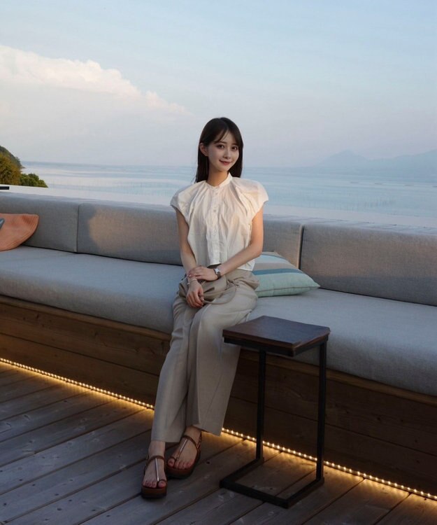 Green Parks タックデザインショート丈シャツ Off White