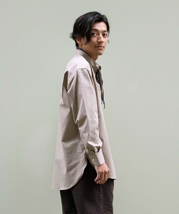 KASHIYAMA GIZA 100/2 バンドカラーシャツ スモークカーキ