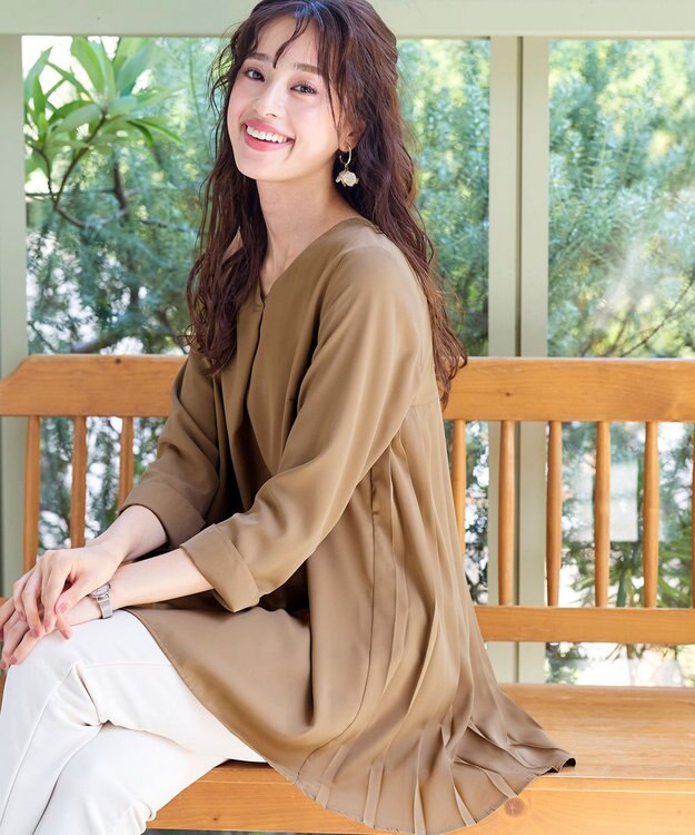 Tiaclasse 【洗える・スマート裏起毛】バックプリーツチュニックブラウス ベージュ