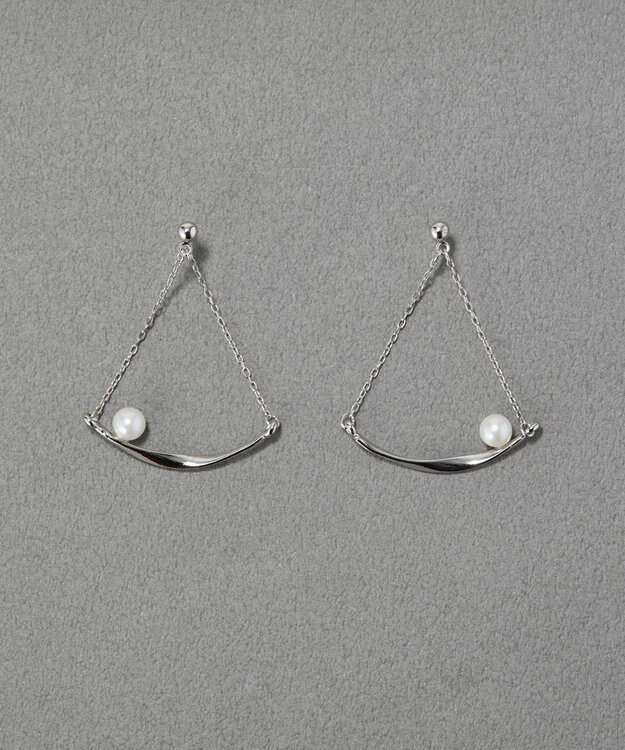 Phoebe 【金属アレルギー対応】スライヴパールトライアングルピアス　シルバー/ニッケルフリー シルバー