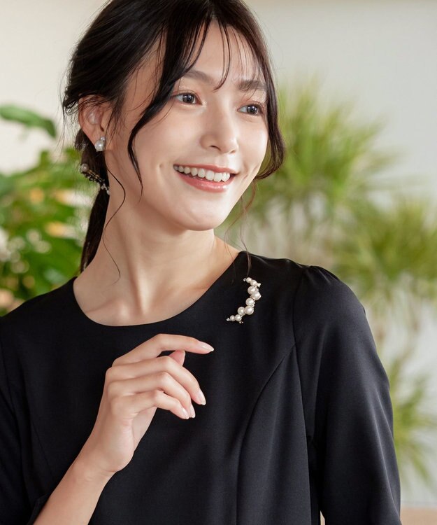 Tiaclasse フェイクパールムーンブローチ シルバー