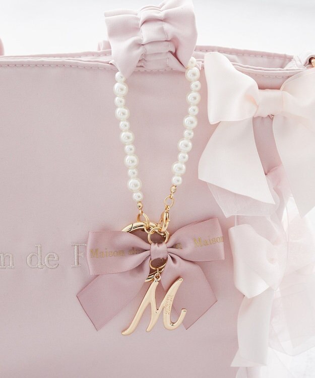 Maison de FLEUR イニシャルリボンパールチャーム M