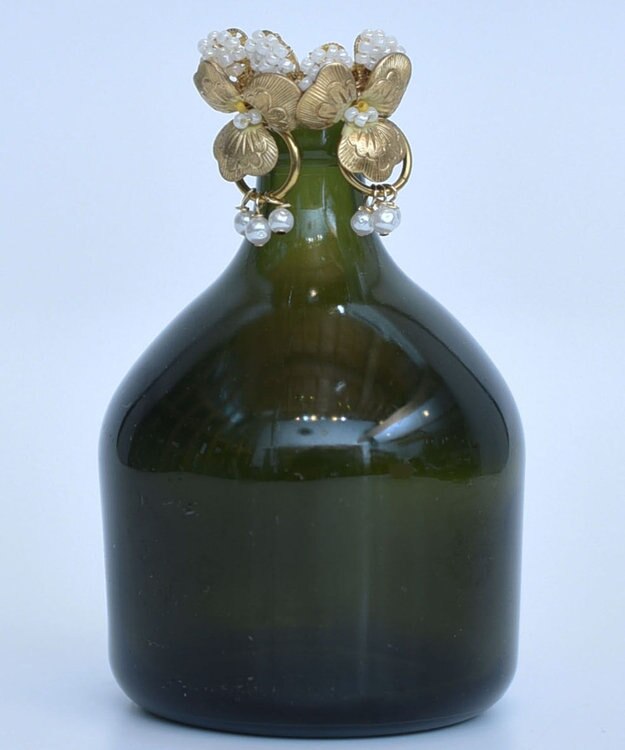 monshiro 【パール】ビオラ イヤリング（ホワイト） ホワイト×ゴールド