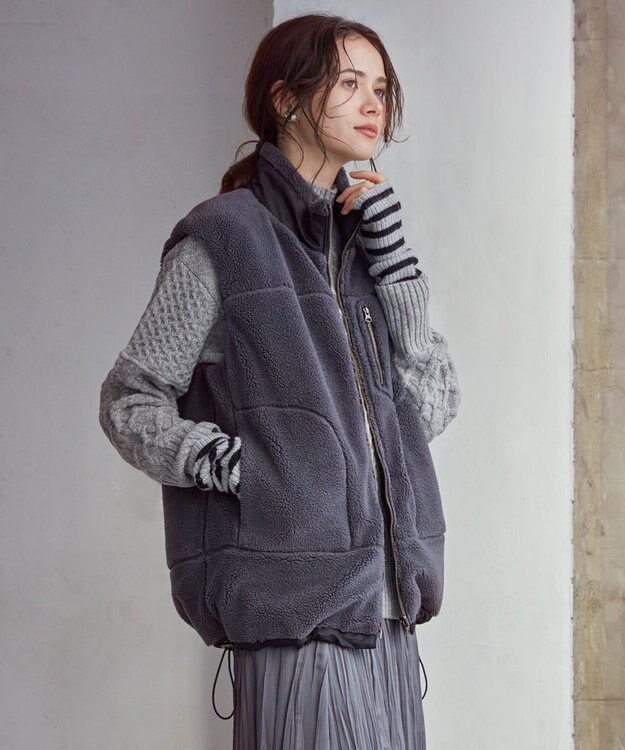 23区 S 【SLOW/一部店舗限定】リバーシブルボアコンビ ベスト スレートグレーボア xブラック