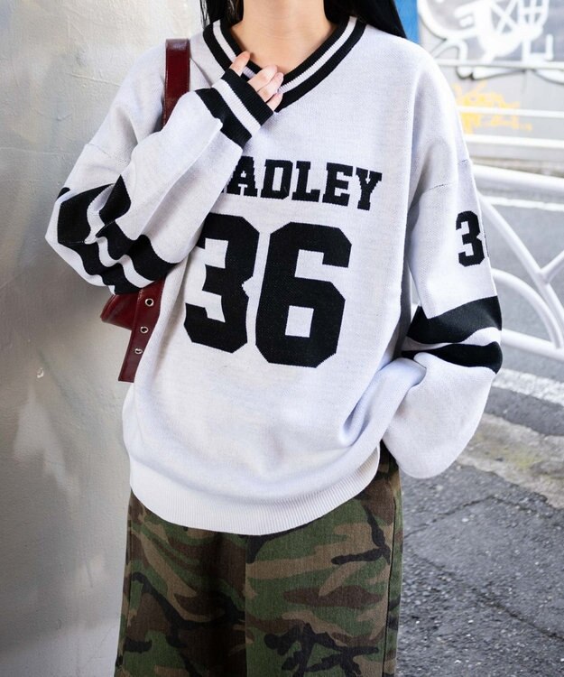 WEGO ナンバリングジャガードVネックニット ホワイト