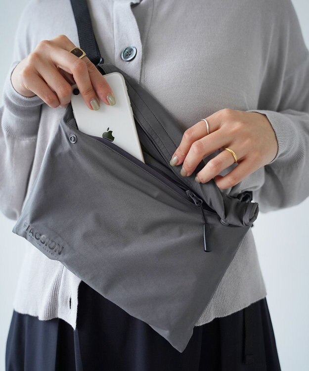 F/ACSION HAKU サコッシュバッグ CHARCOAL