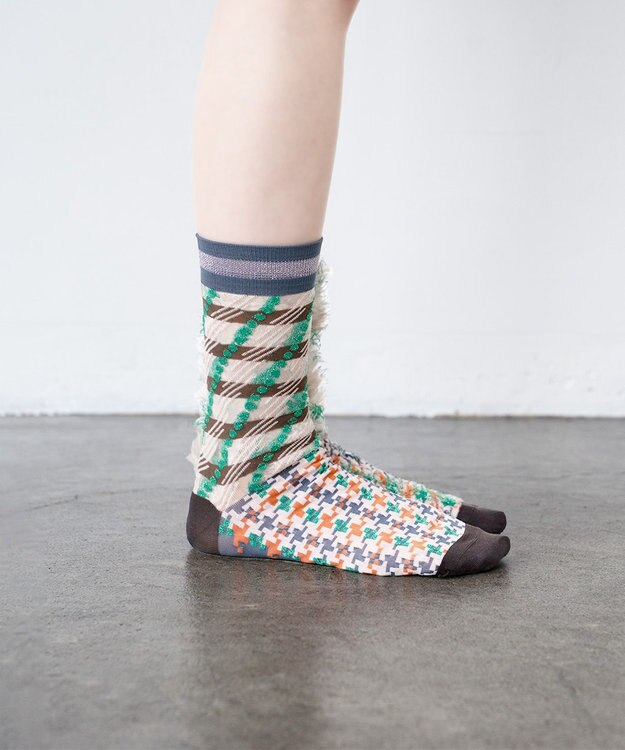 COQ LESSER TALE ラメリバーシブルファーソックス ベージュ