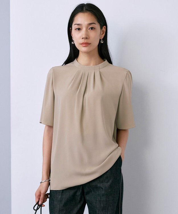 ICB 【接触冷感・UVケア・速乾・洗える】BackSatinAmunzen 5分袖ハイネックブラウス クリームブラウン系