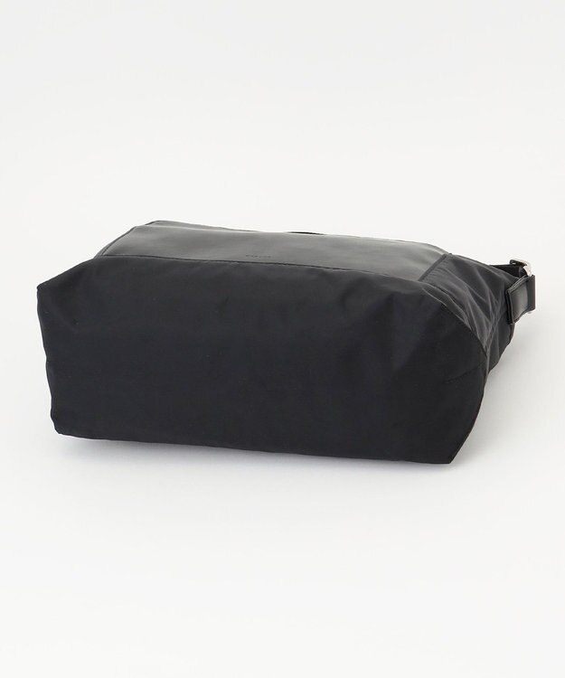 Y'SACCS ナイロン×リサイクルレザー　コンビマルチショルダー ブラック