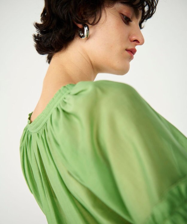 GRACE CONTINENTAL ギャザーカフタントップ グリーン