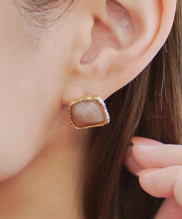 Tiaclasse カラースクエアピアス ゴールド×ピンク