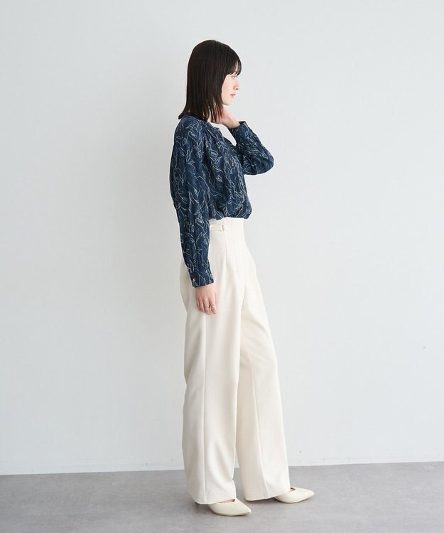 YECCA VECCA ラインフラワー柄ギャザーブラウス Navy