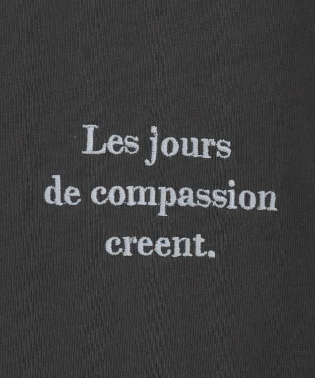 earth music&ecology 【綿100】アソートグラフィックロンＴＥＥ Charcoal Gray