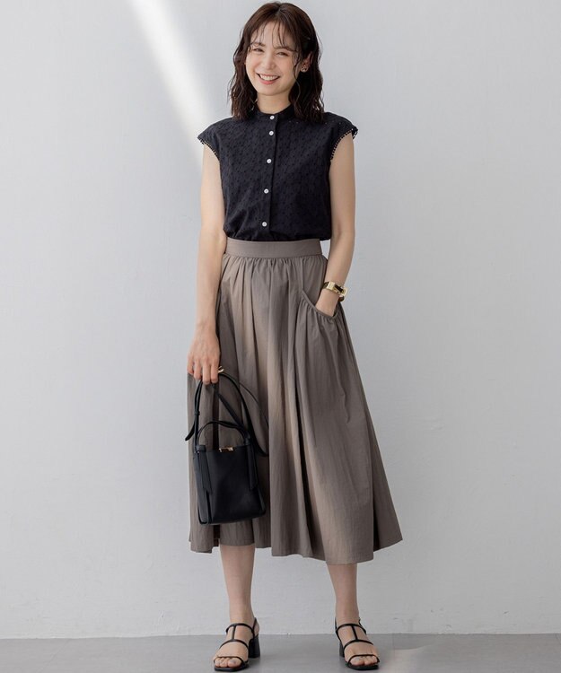 組曲 L エンブロイダリーレースノースリーブ ブラウス ブラック系