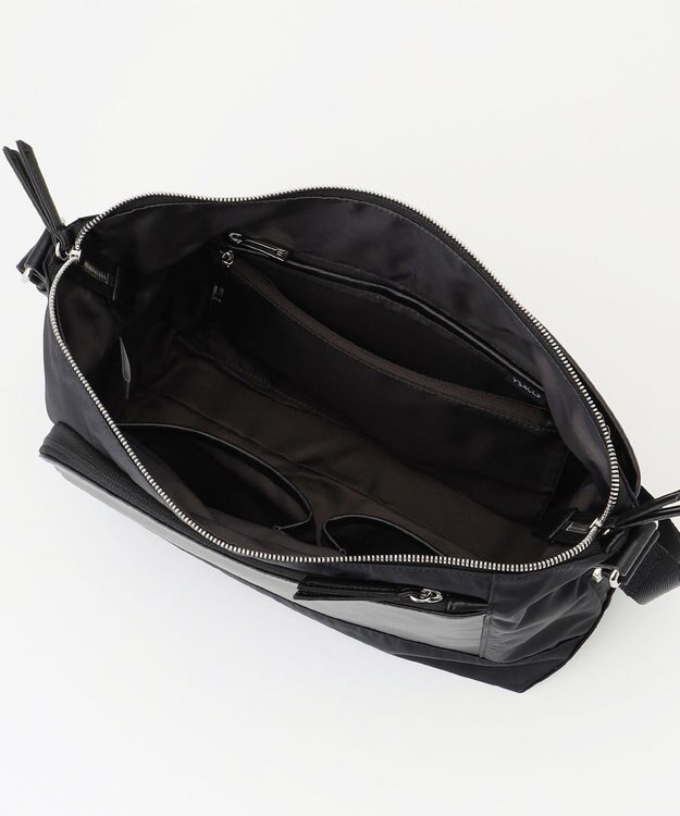 Y'SACCS ナイロン×リサイクルレザー　コンビマルチショルダー ブラック