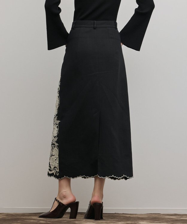 GRACE CONTINENTAL エンブロイダリータイトスカート ブラック