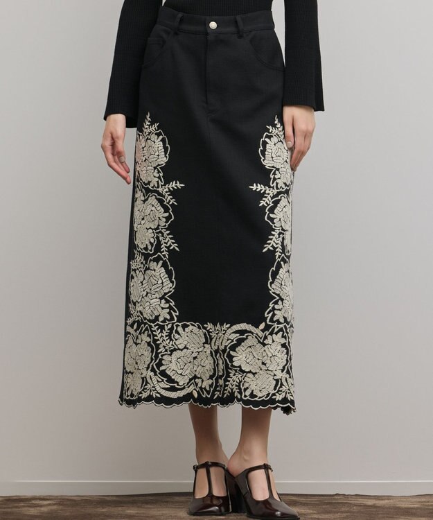 GRACE CONTINENTAL エンブロイダリータイトスカート ブラック