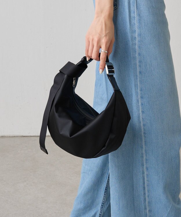 russet ナイロンラウンドショルダーバッグ (CE-1327-WEB) Black2