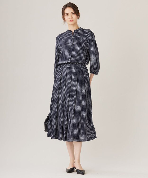 自由区 L 【カタログ掲載・セットアップ対応・洗える】サテンアムンゼンバンドカラー ブラウス ネイビー系