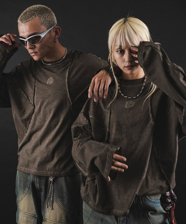 WEGO 【ユニセックス着用ITEM】MA55IVE　コールドダイスウィッチングロゴT（LS） ブラウン