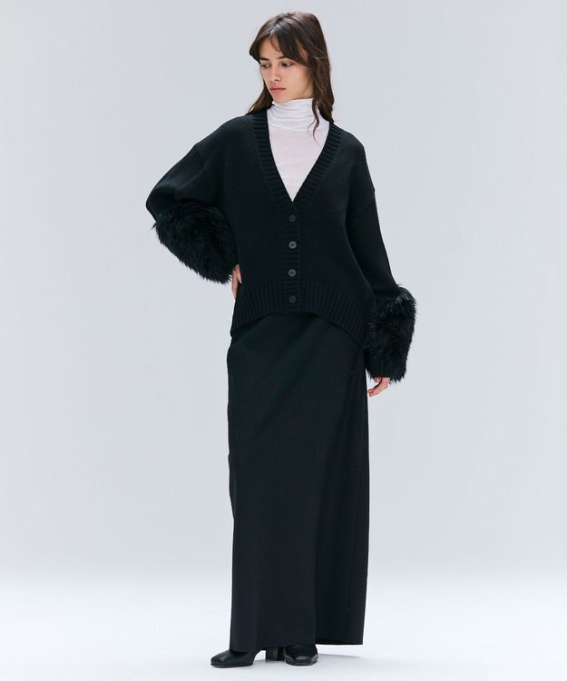 BEIGE， 【洗える】CHESTER / フェイクファーVネックカーディガン Black
