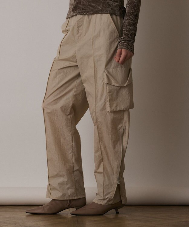 GRACE CONTINENTAL ナイロンジップカーゴパンツ ベージュ