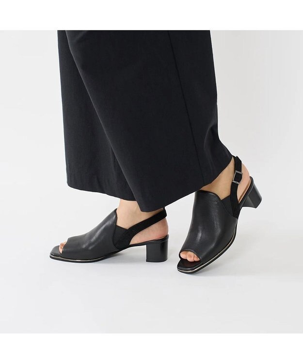 ing <ing>カバードバックストラップサンダル ブラック