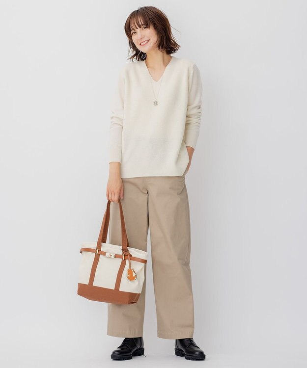 23区 チャーム付き キャンバス トートバッグ ダークブラウン系1