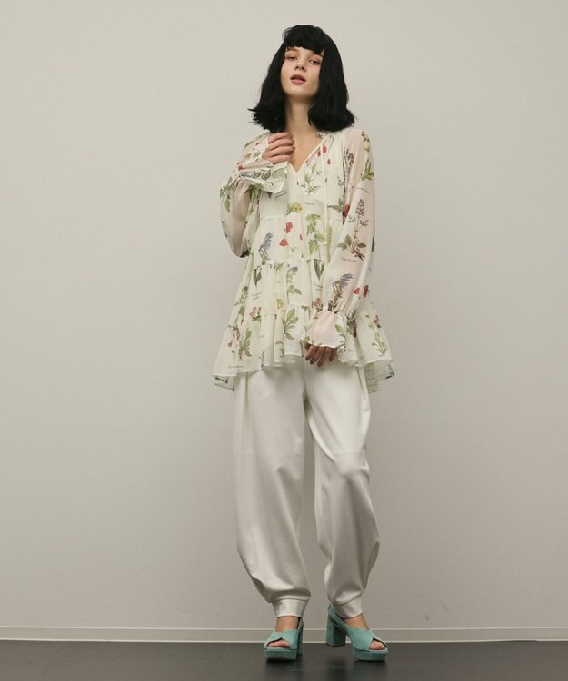 GRACE CONTINENTAL ボタニカルプリントチュニックトップ キナリ