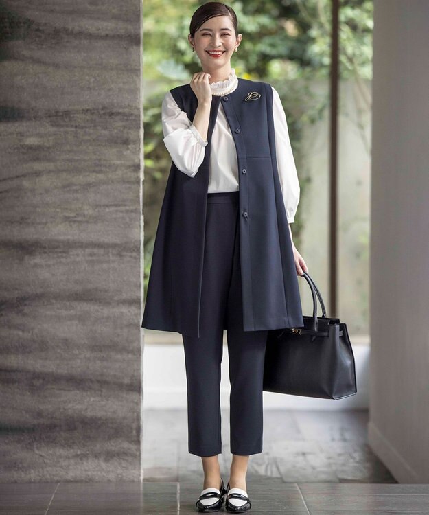 組曲 【KUMIKYOKU NAVY】コンフォータブルドレープ ジレ ネイビー系