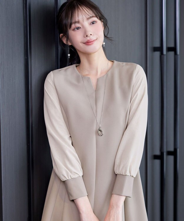 Tiaclasse 【ストレッチジョーゼット】 シフォン袖ワンピース グレージュ