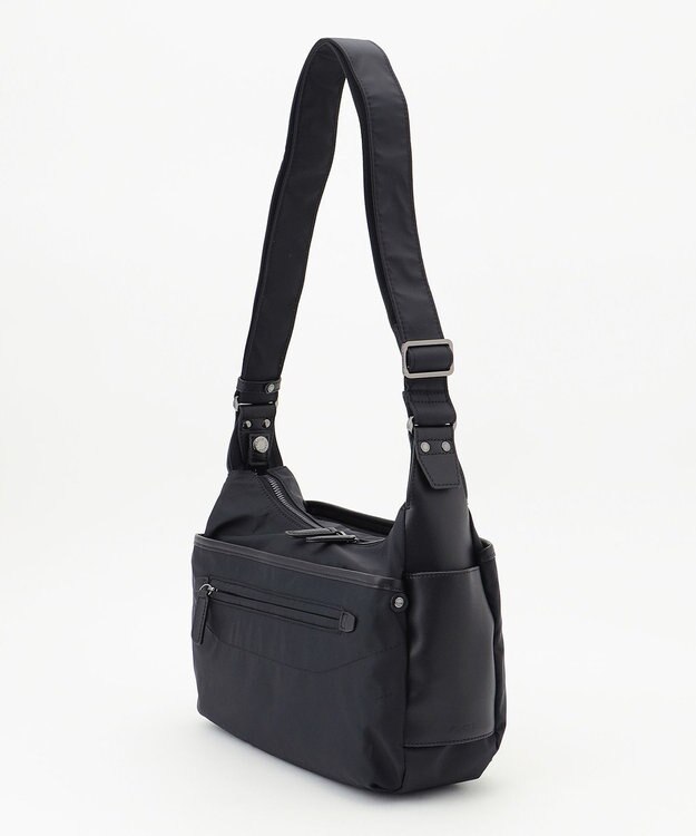 Y'SACCS 【ムック本掲載】【ナイロンタフタ×リサイクルレザー】デイリーショルダー　Sサイズ ブラック