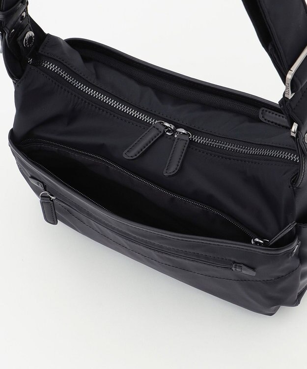 Y'SACCS 【ムック本掲載】【ナイロンタフタ×リサイクルレザー】デイリーショルダー　Sサイズ ブラック