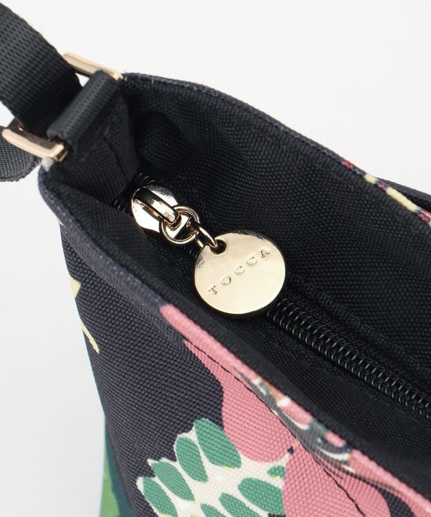 TOCCA LOVE MY COLOR CROSSBODY BAG バッグ ブラック（花柄）系5