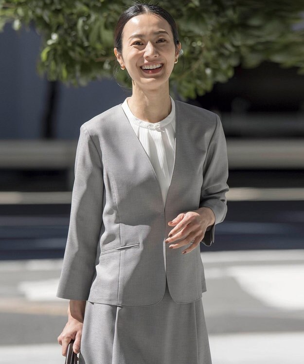 J.PRESS LADIES 【セットアップ対応・洗える・UVケア・速乾】 OXIJEWELストレッチ ノーカラー ジャケット ライトグレー系