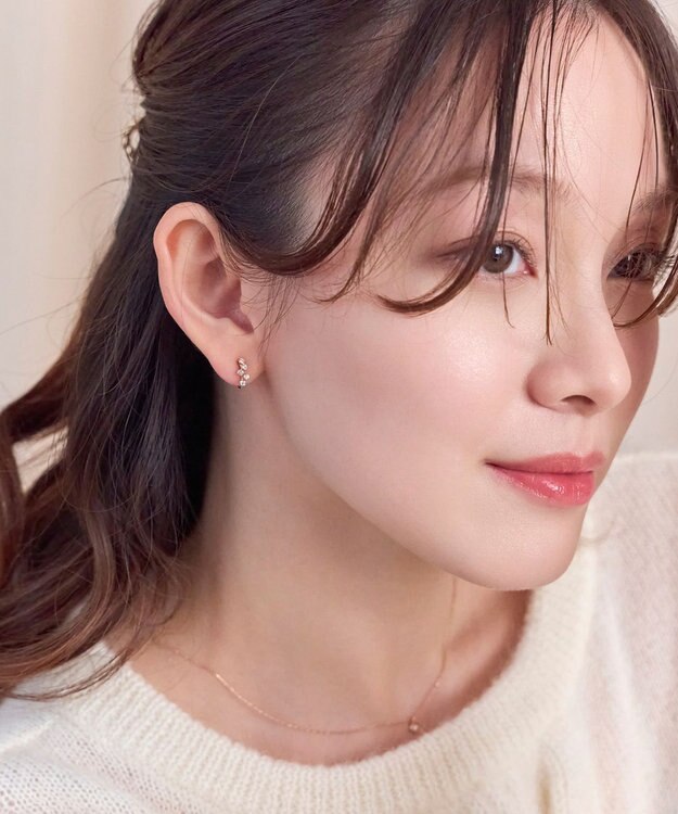 Phoebe 【金属アレルギー対応】【痛くないシリーズ】ランダムプチベゼルストーンライトフィットイヤリング　シャンパンゴールド シャンパンゴールド