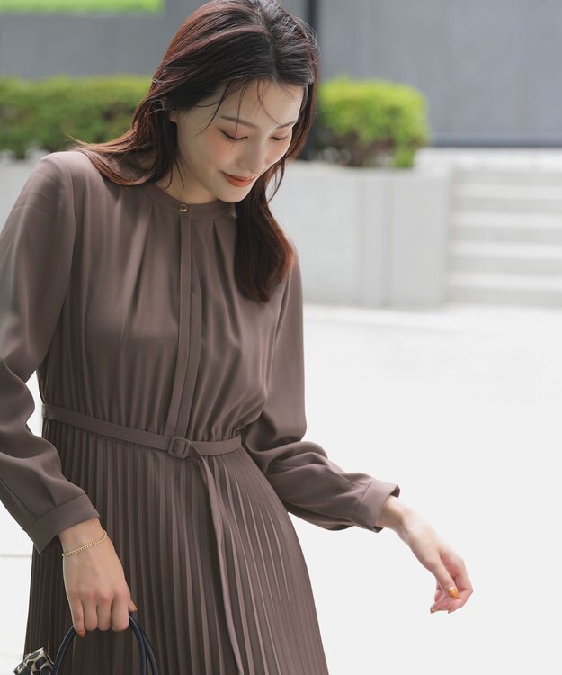 ANY SIS L 【洗える】ノーブルプリーツ ワンピース ブラウン