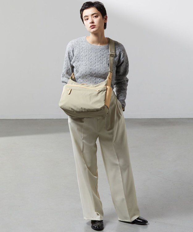 Y'SACCS 【ナイロンタフタ×リサイクルレザー】デイリーショルダー　Mサイズ ライトグレー