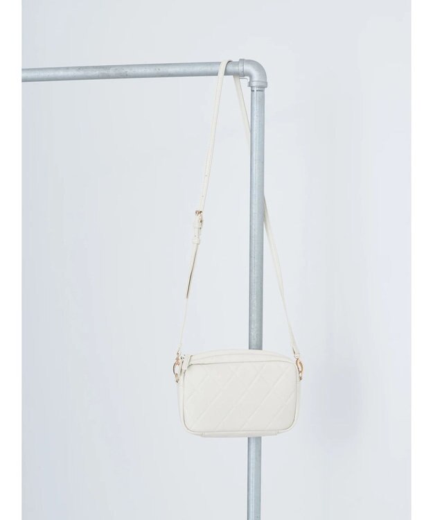earth music&ecology キルティングショルダーバッグ Ivory