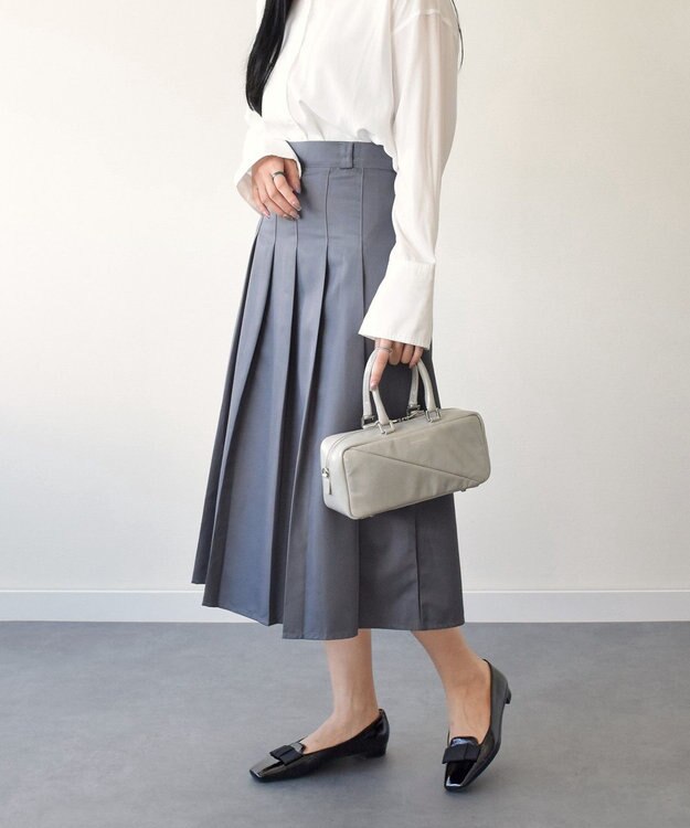 INTER-CHAUSSURES 【CHRISTIAN VILLA】ミディアムサイズレザーハンドルバッグ ライトグレー