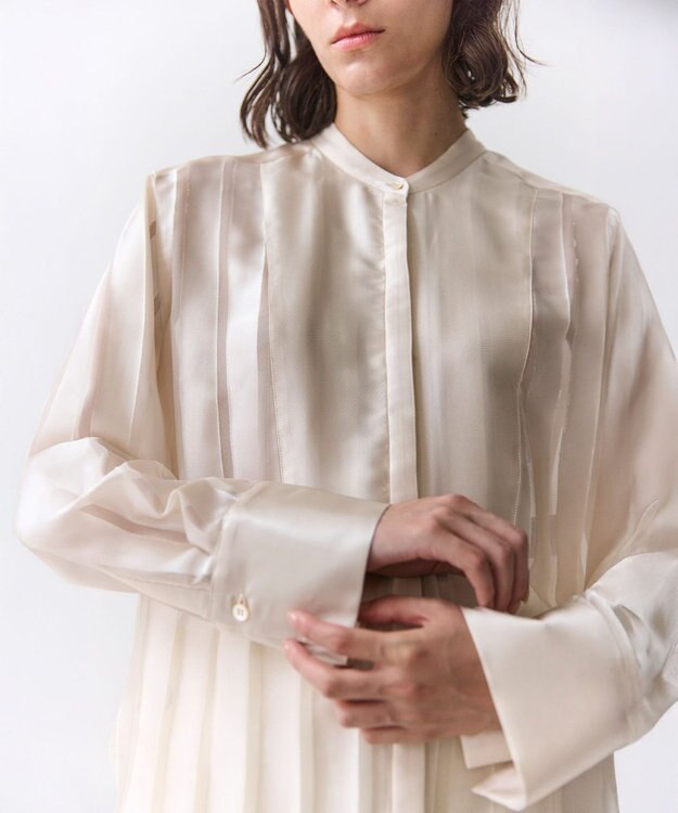 BEIGE， HAUYNITE / シアーストライプバンドカラーブラウス Ecru